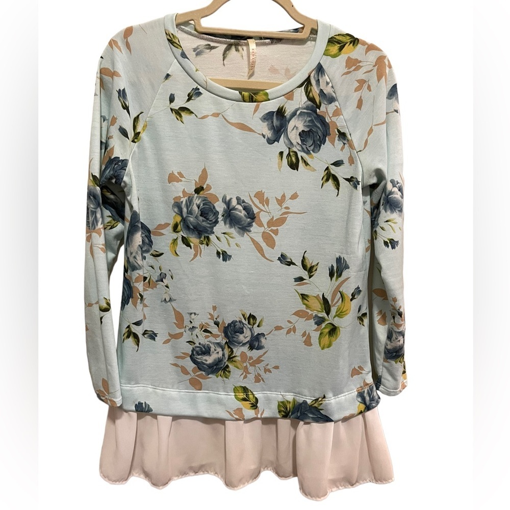 Red Lolly - floral top - cream - light green - Size S